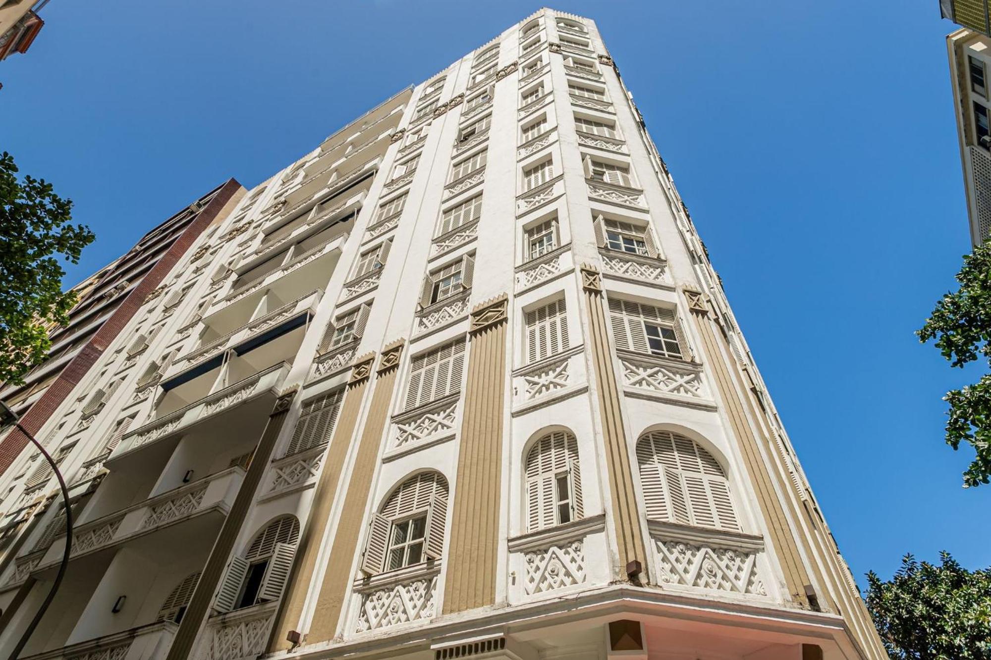 Apartemen Predio Com Servicos Ao Lado Da De Copacabana