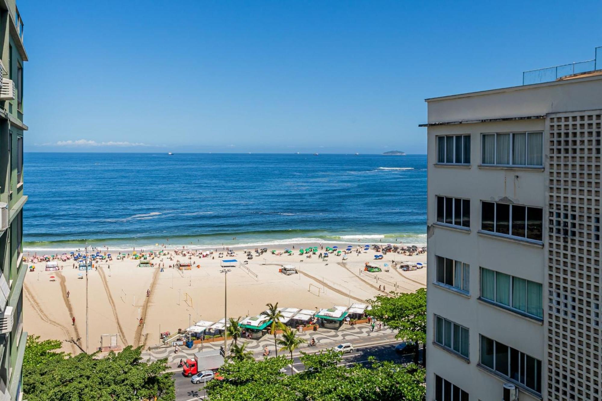 Apartemen Predio Com Servicos Ao Lado Da De Copacabana